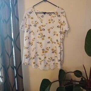 Torrid women's flower print blouse Size 1